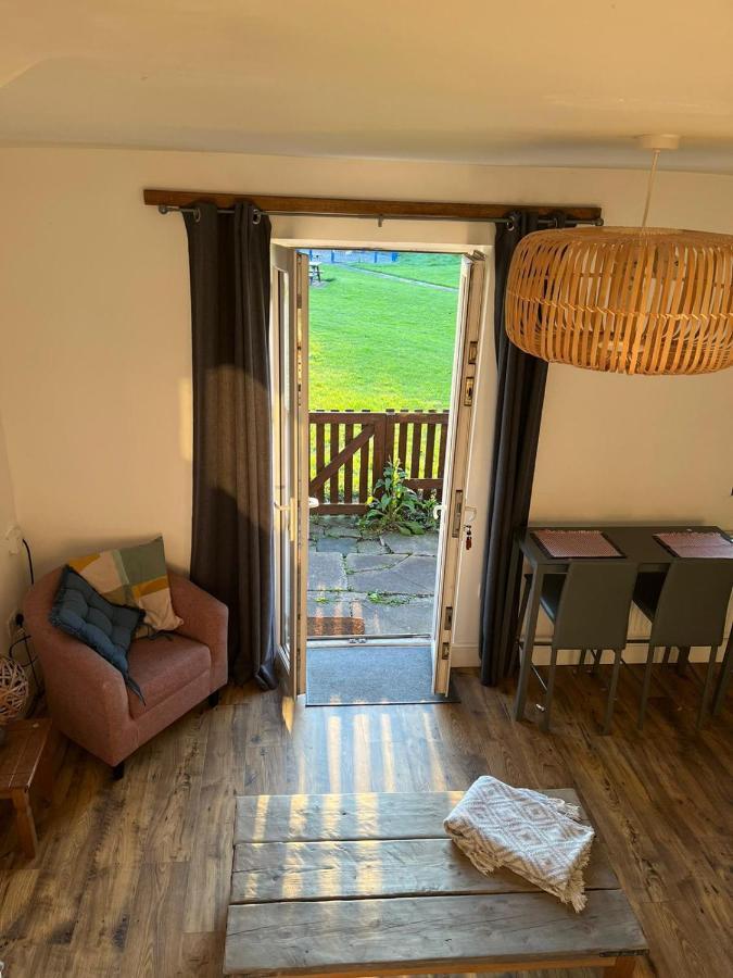 Liversedge Park View Cottage מראה חיצוני תמונה