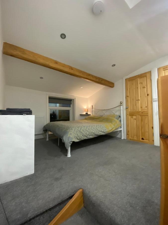 Liversedge Park View Cottage מראה חיצוני תמונה