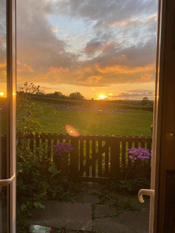 Liversedge Park View Cottage מראה חיצוני תמונה